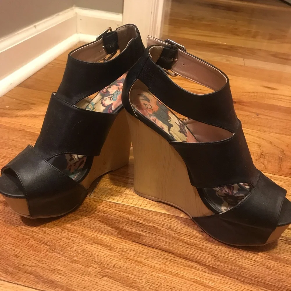 Qupid gently worn
